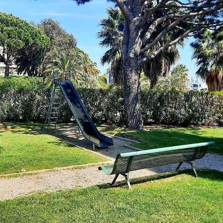 4-star Beachfront Appartment- Sea View Cannes