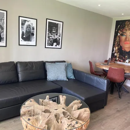 4-star Beachfront Appartment- Sea View * Cannes