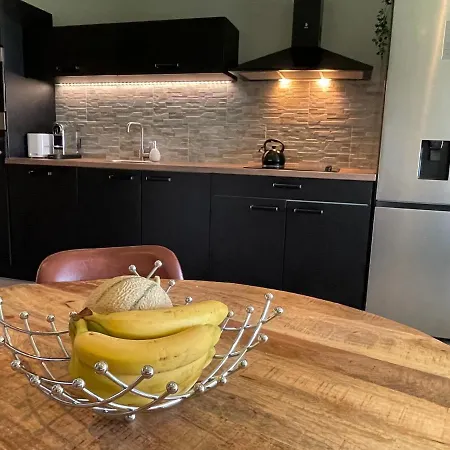 4-star Beachfront Appartment- Sea View * Cannes